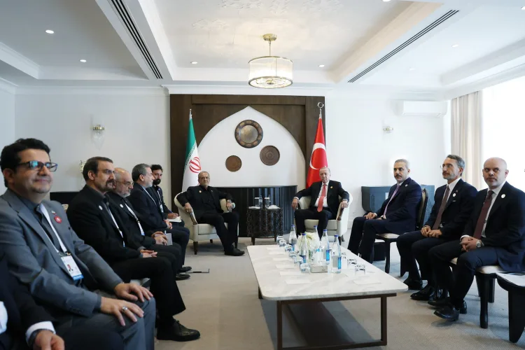 Erdoğan ve Pezeşkiyan’dan Tarihi Zirve Görüşmesi
