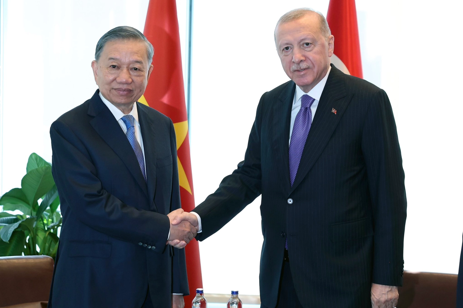 Erdoğan, Vietnam Devlet Başkanı ile Görüştü!