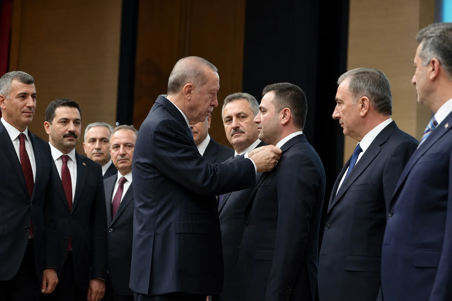 Erdoğan, Yeni Belediye Başkanlarına Rozet Takdim Etti