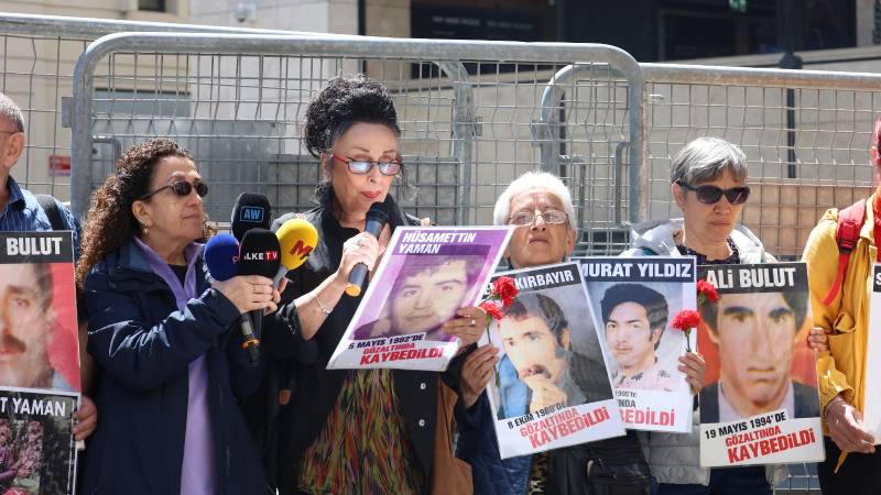 Eren Keskin, Yurt Dışı Yasağına Rağmen Ödül Aldı