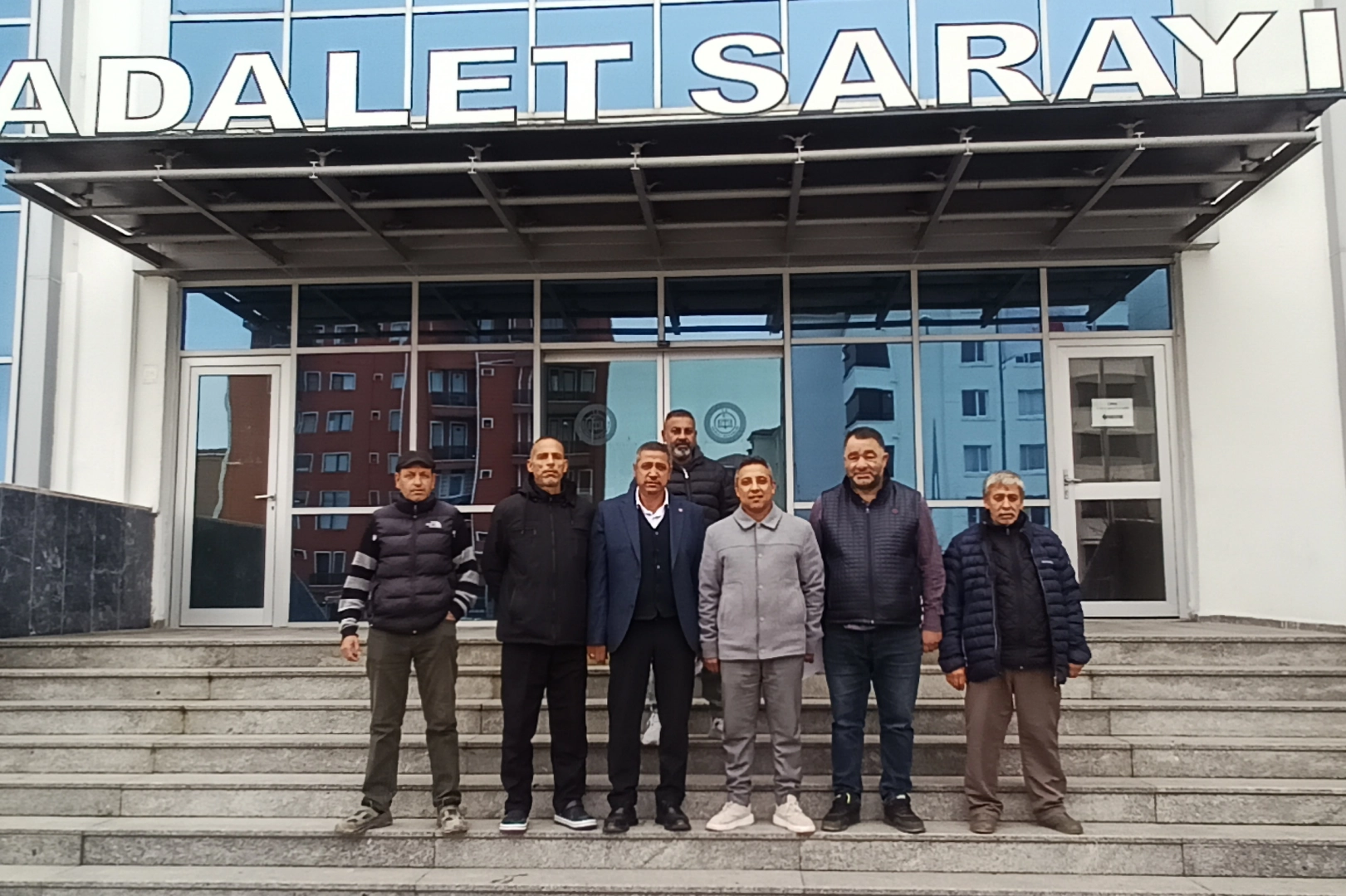 Erman Toroğlu’na Romanlardan Şikayet Yağdı!