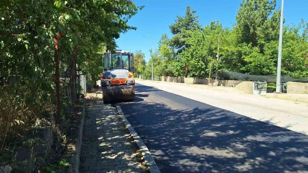 Erzincan Çağlayan’da Asfalt Çalışmaları ile Ulaşım Konforu Artıyor