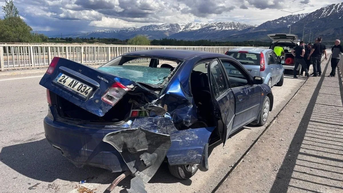 Erzincan’da Trafik Kazası: Yaralılar Hastaneye Sevk Edildi