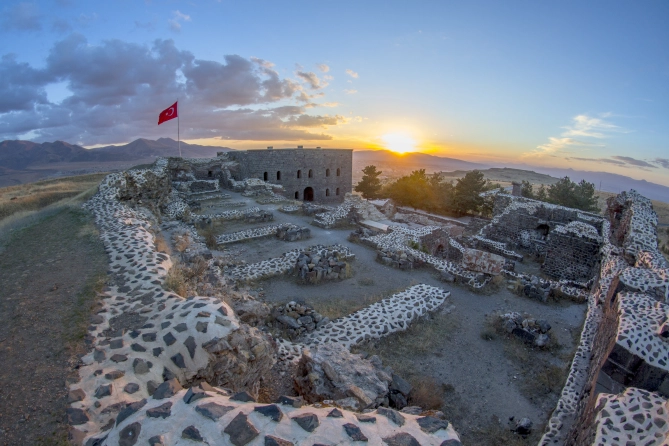 Erzurum’da Doğu Cephesi Tarihi Alan Başkanlığı Kuruluyor