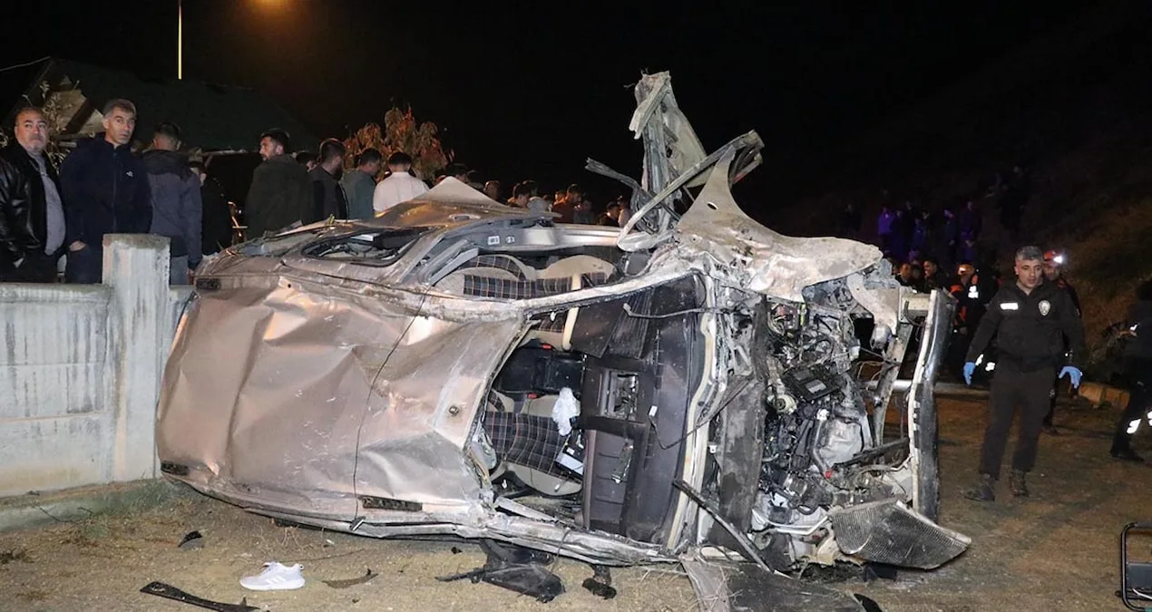 Erzurum’da feci kaza: 22 metrelik uçuruma yuvarlanan araçtan cesedi çıktı