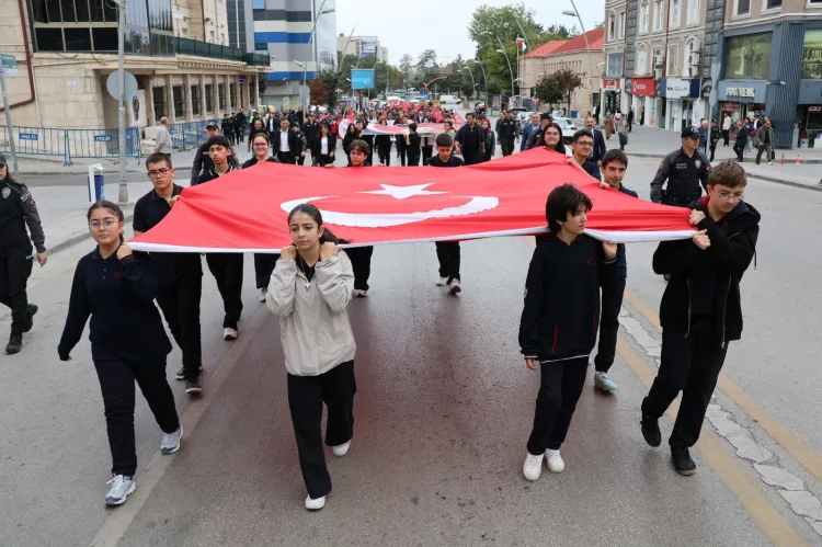 Erzurum’da Gaziler Günü Yürüyüşü Coşkuyla Kutlandı