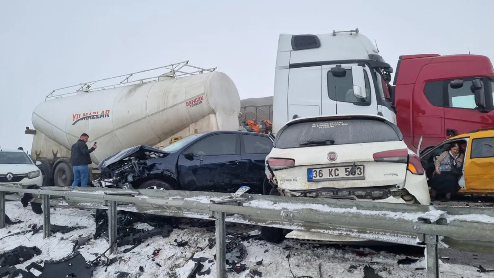 Erzurum’da Zincirleme Kaza: 8 Yaralı Ağır!