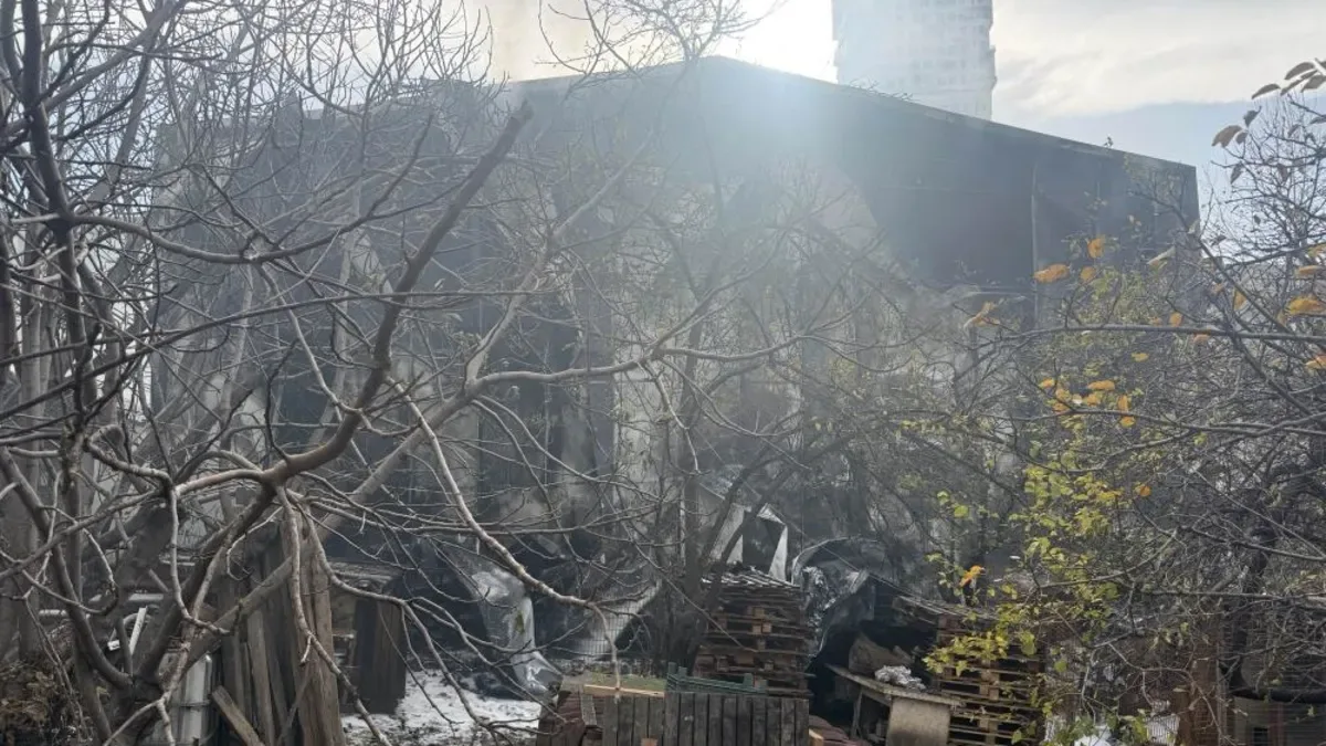 Esenyurt’ta Depo Yangını Paniğe Neden Oldu!
