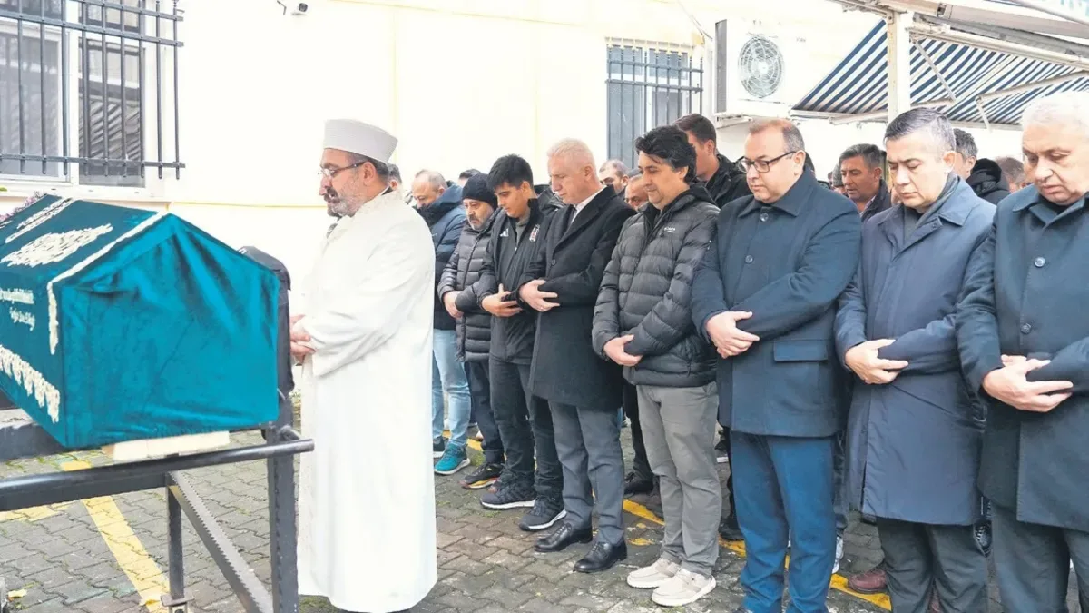 Esenyurt’ta Midibüs Devrildi: 5 Ölü, 3 Cenaze Defnedildi