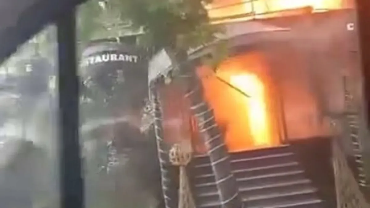 Esenyurt’ta Restoranda Yangın! İtfaiye Sevk Edildi