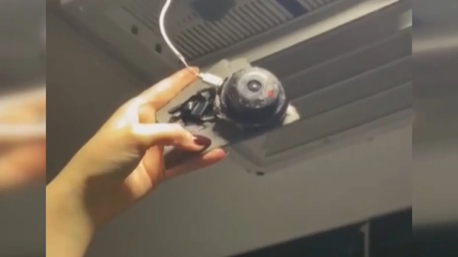 Esenyurt’ta Tuvalette Gizli Kamera Skandalı!