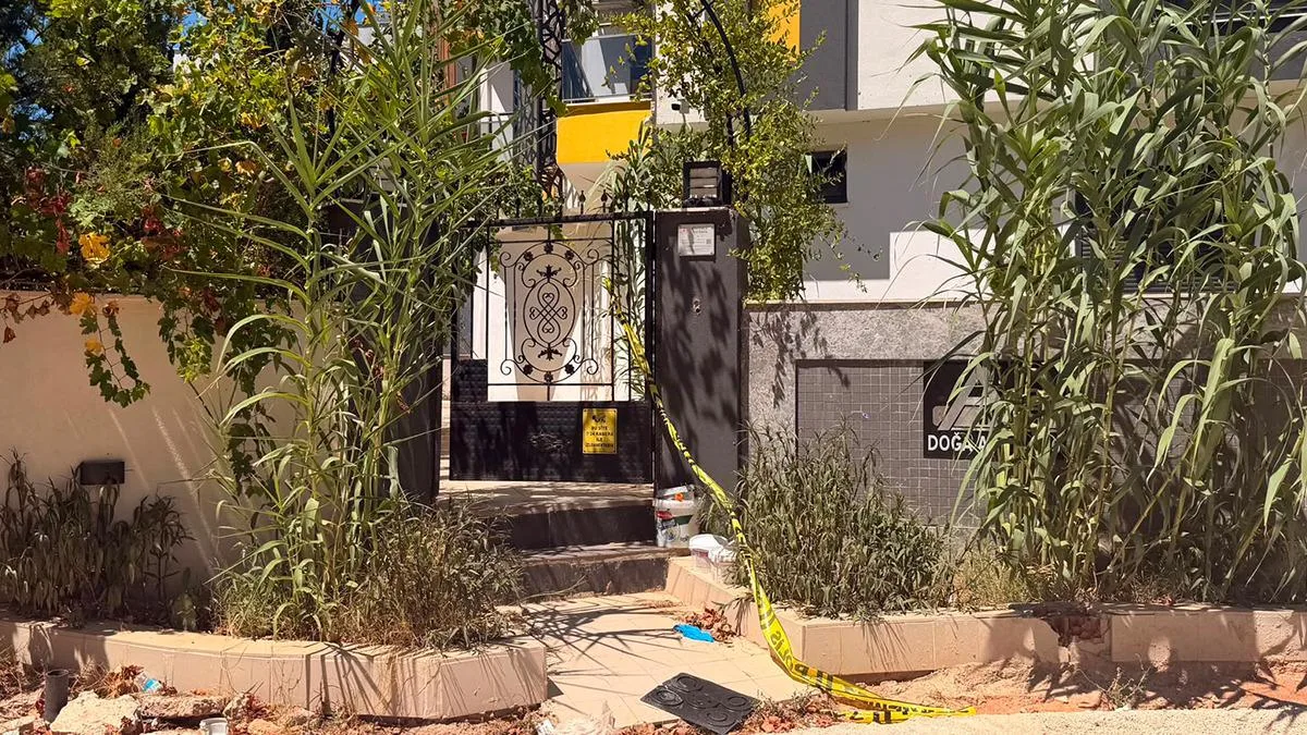 Eski Aşk Krizi: Apartmanda Gergin Anlar!