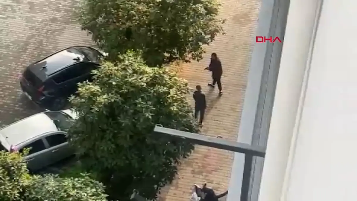 Eski eş dehşeti! Çocuklarının yanında bacaklarından vuruldu: