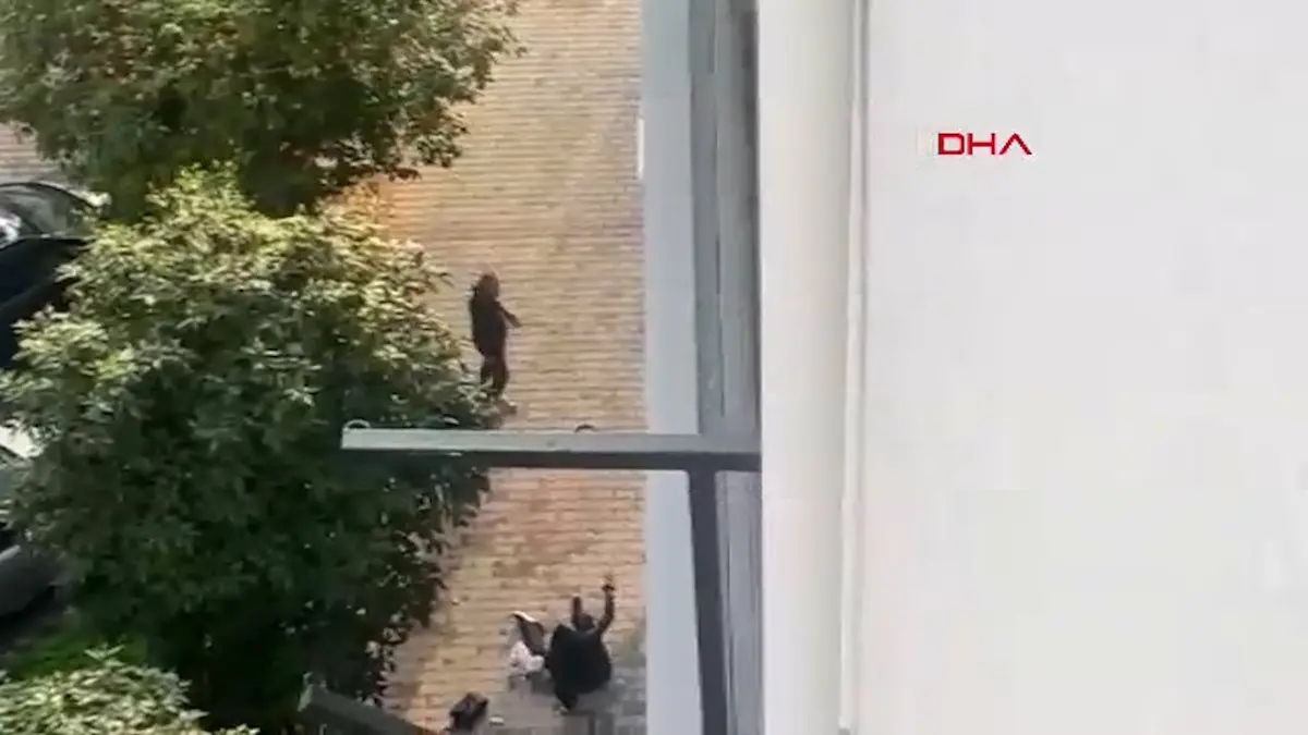 Eski eş dehşeti! Çocuklarının yanında bacaklarından vuruldu: