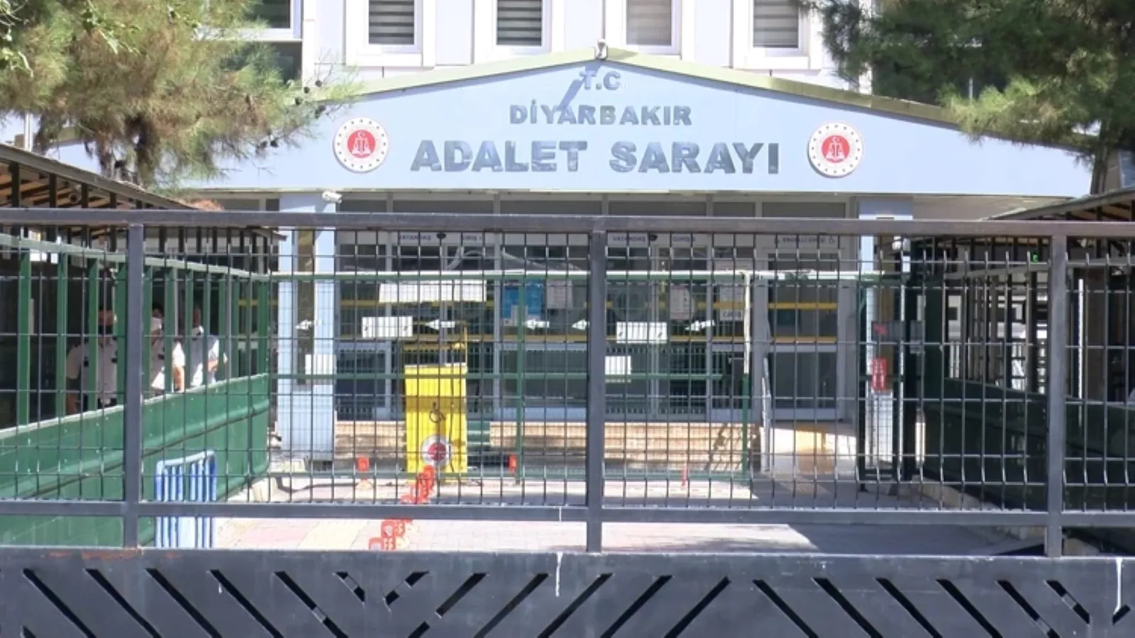 Eski Mahkeme Başkanı ve Üyelerine Görevi Kötüye Kullanma Davası