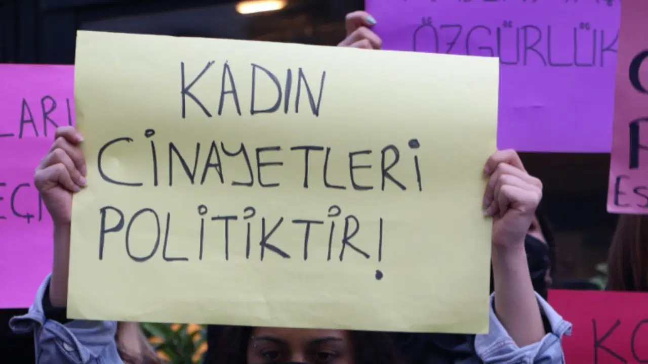Eski Sevgili Saplantısı: Bıçaklı Saldırı!