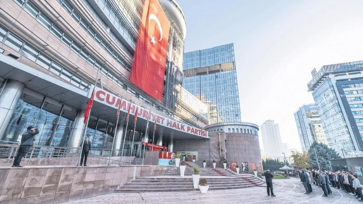 Eski Vekillerden Özgür Özel’e Yolsuzluk Uyarısı