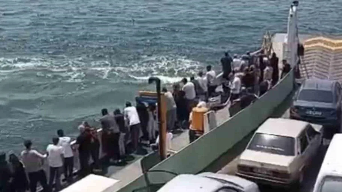 Eskihisar’da Feribottan Düşen Kişiyi Kurtardılar!