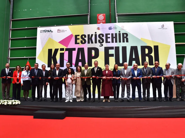 Eskişehir 4. Kitap Fuarı Başladı: Edebiyat Şöleni!