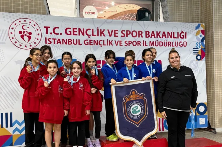Eskişehir, Artistik Yüzme’de 11 Altın Madalya Kazandı!
