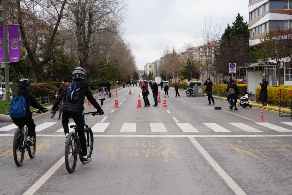 Eskişehir’de Arabasız Pazar Yoğun İlgi Gördü!