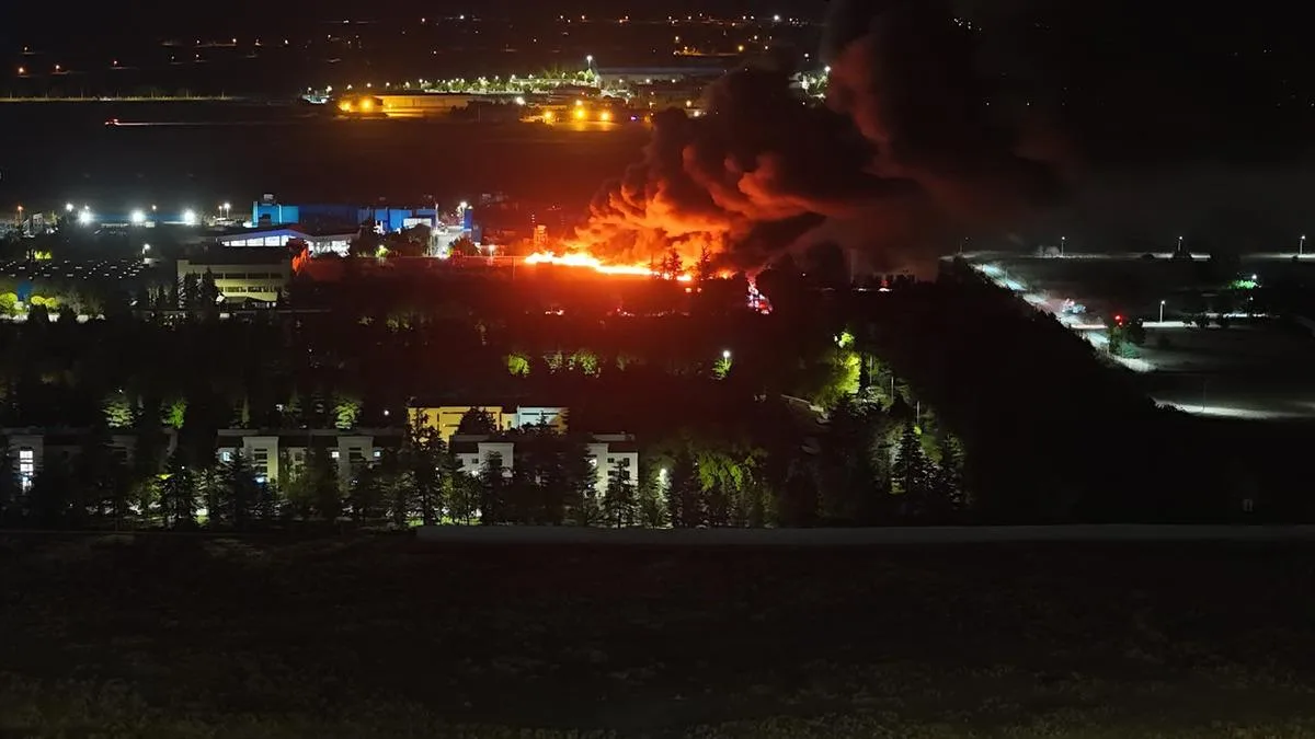 Eskişehir’de Fabrika Yangınına Müdahale Sürüyor!