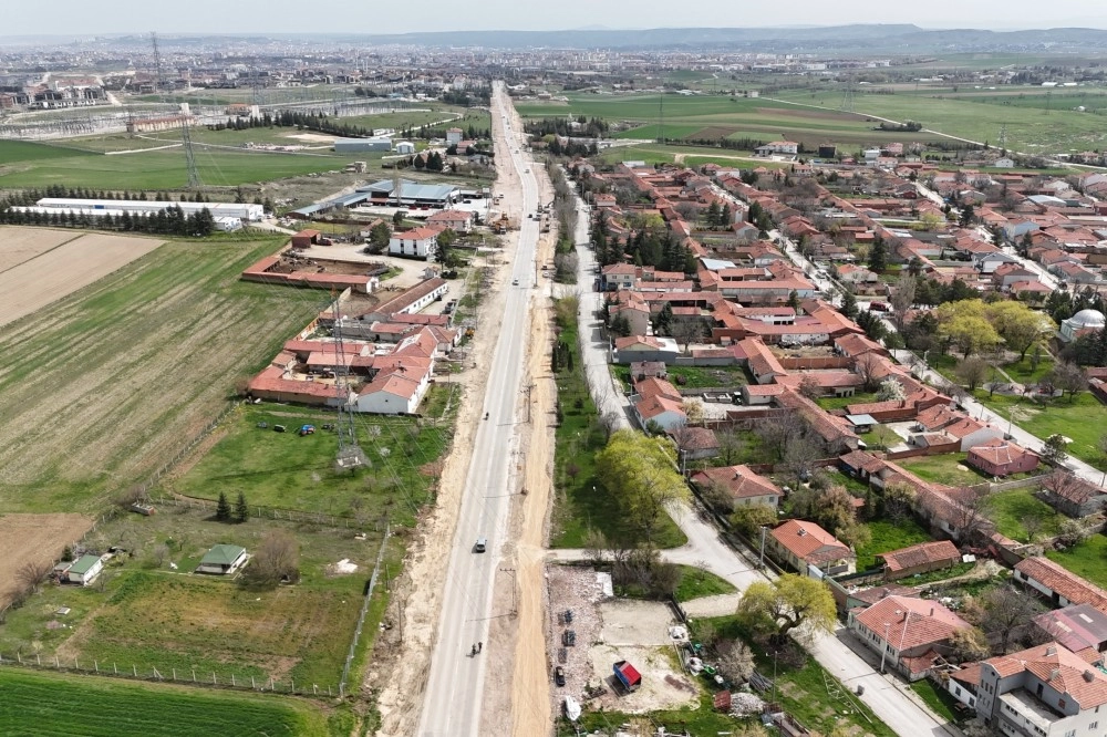 Eskişehir’de Yol Genişletme Çalışmaları Devam Ediyor