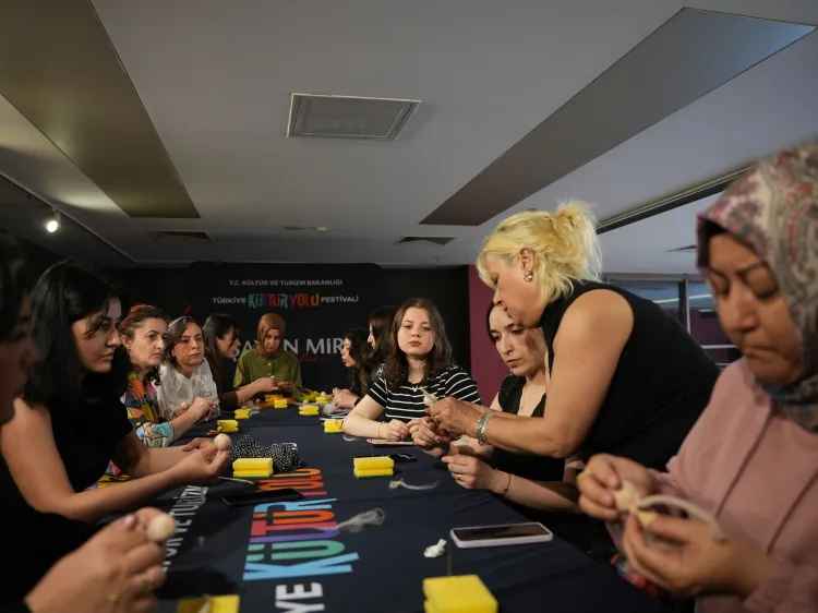 Eskişehir Festivali’nde Müzik ve El Sanatları Buluştu