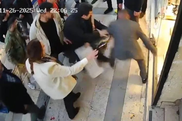Esnaflar Bıçaklı Saldırıda Kadını Kurtardı!