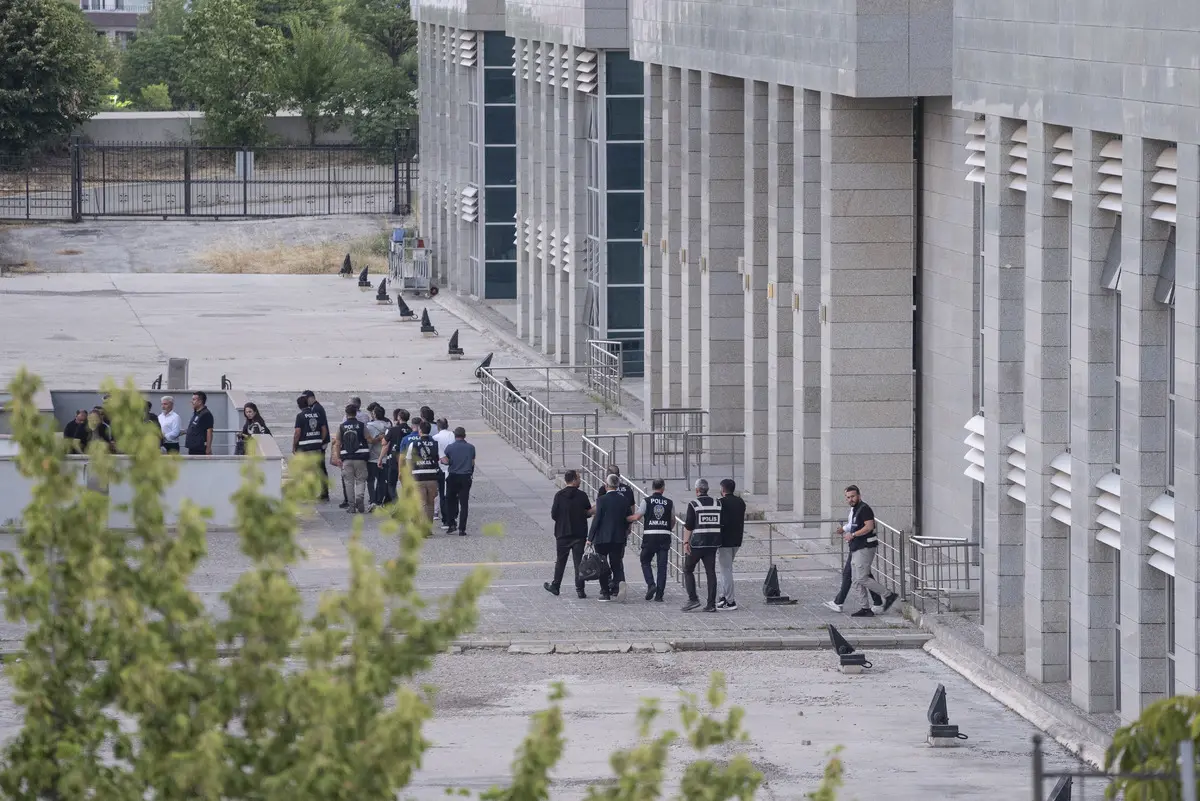 Etimesgut Belediye Başkanı Erdal Beşikçioğlu görevden uzaklaştırıldı 2