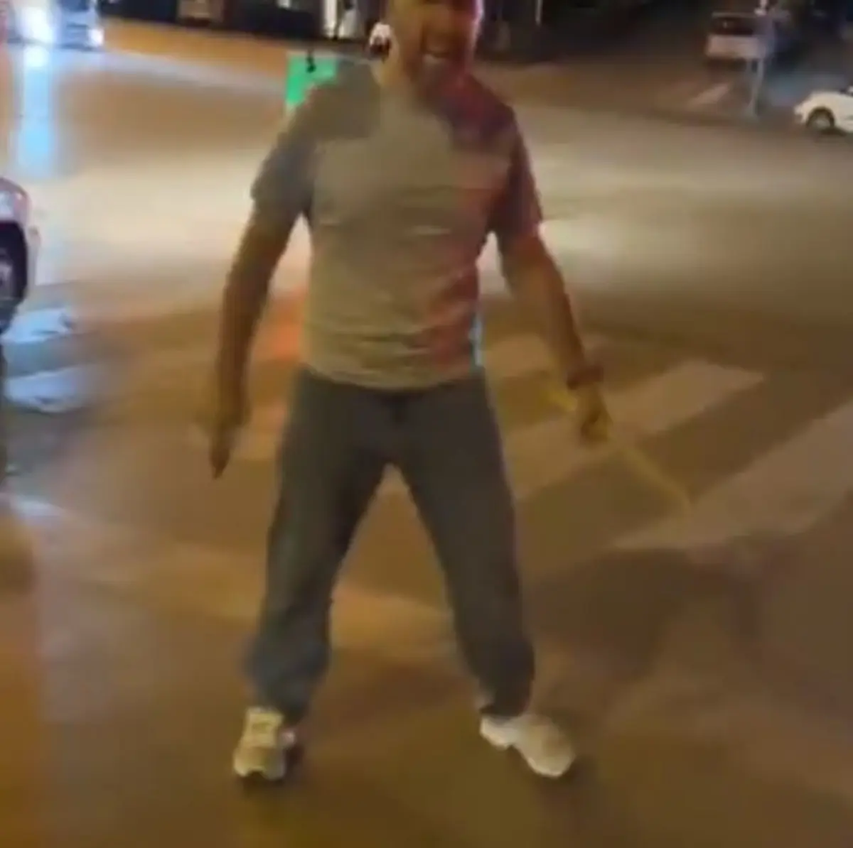 Silahını çekip tehditler savuran polis memuru görevden uzaklaştırıldı! 3