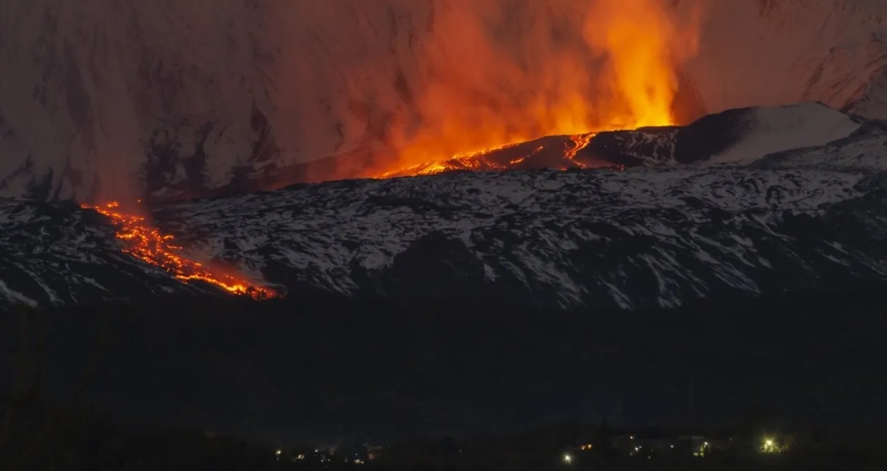 Etna Yanardağı’nda Yeni Püskürük Çatlak Açıldı