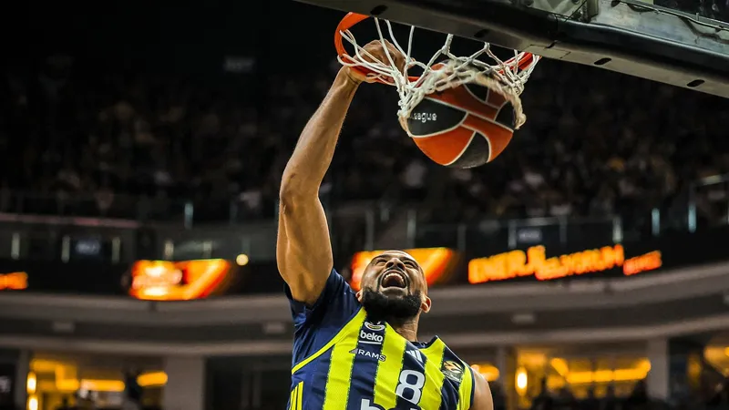 EuroLeague 32. Hafta: Efes Üzgün, Fener Lider!