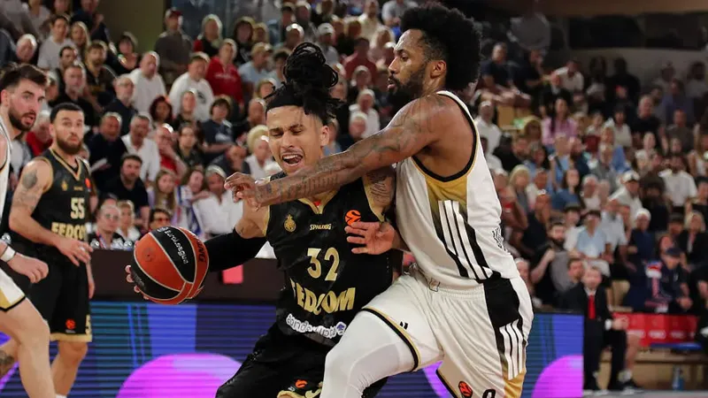 EuroLeague 36. Haftada Fenerbahçe Yıkıldı, Efes Kazandı!