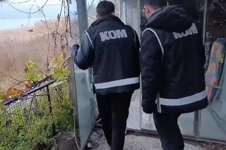 Evde Kaçak Alkol İmalathanesi Bulundu!