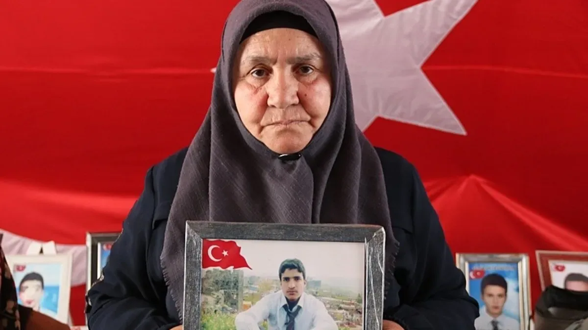 Evlat Hasreti: Anneler 2113. Günde De Vazgeçmiyor!