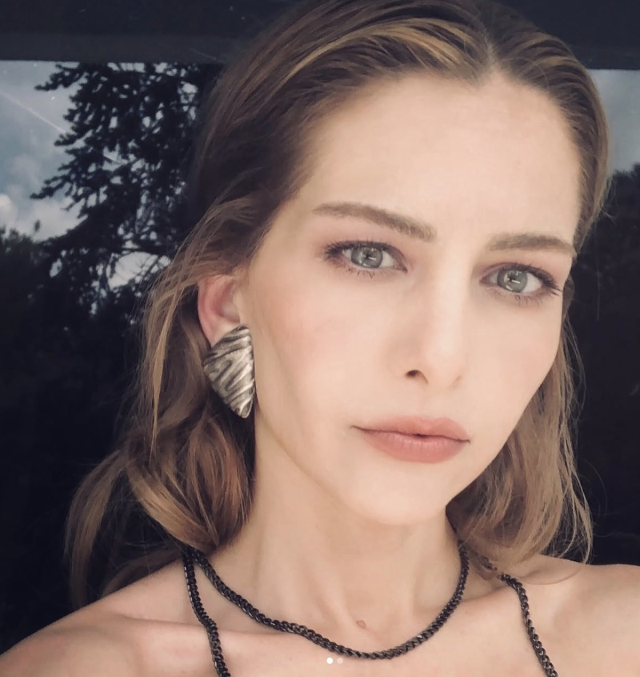 Ezgi Asaroğlu’nun Dizi Kariyerinde Öne Çıkan Anlar ve Son Gelişmeler