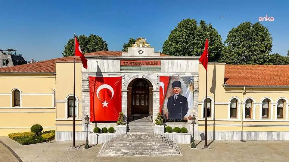 Fatih’te Bina Çöktü: 10 Yaralı, 1 Kişi Kayıp!