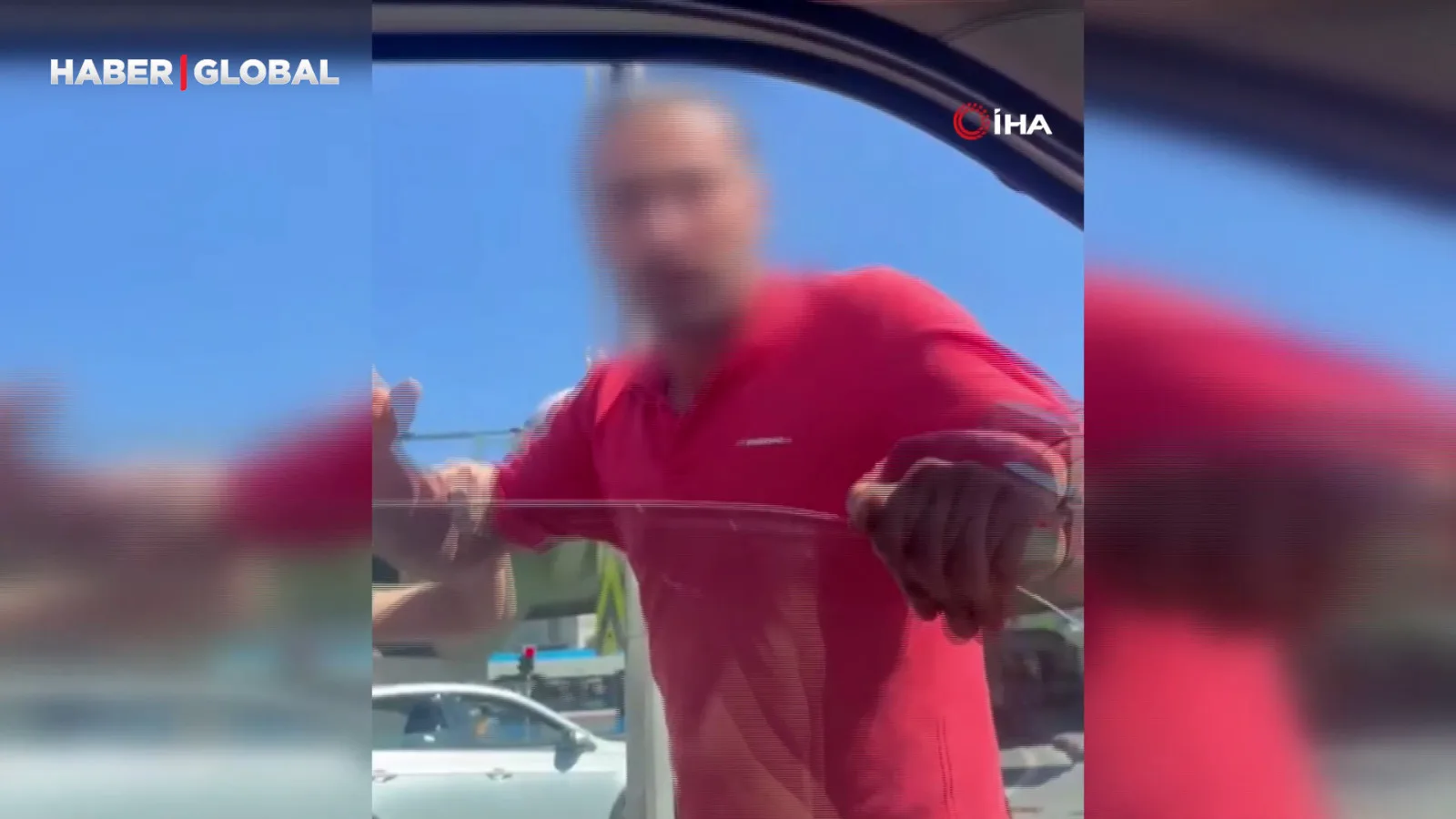 Fatih’te Dehşet: Sürücü Camı Paramparça Etti!