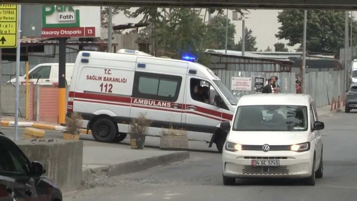 Yer: Fatih... Soru sorma bahanesiyle yaklaşıp bıçakla polise saldırdı! Korkunç anlar kamerada 9
