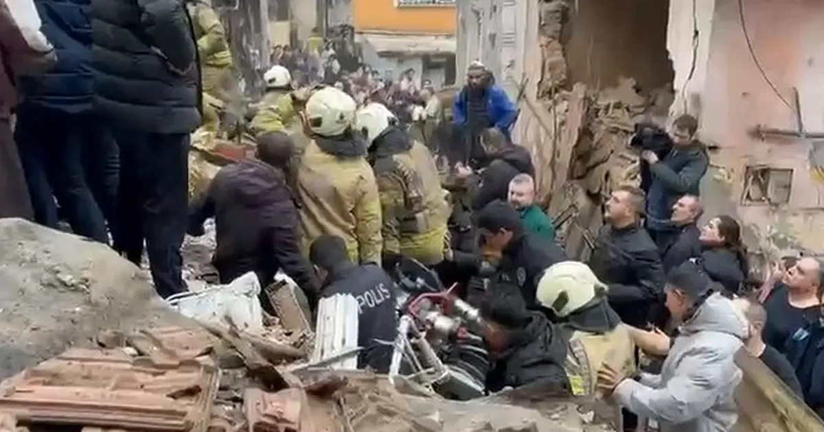Fatih’teki Bina Çökmesi: Nedenleri Araştırılıyor