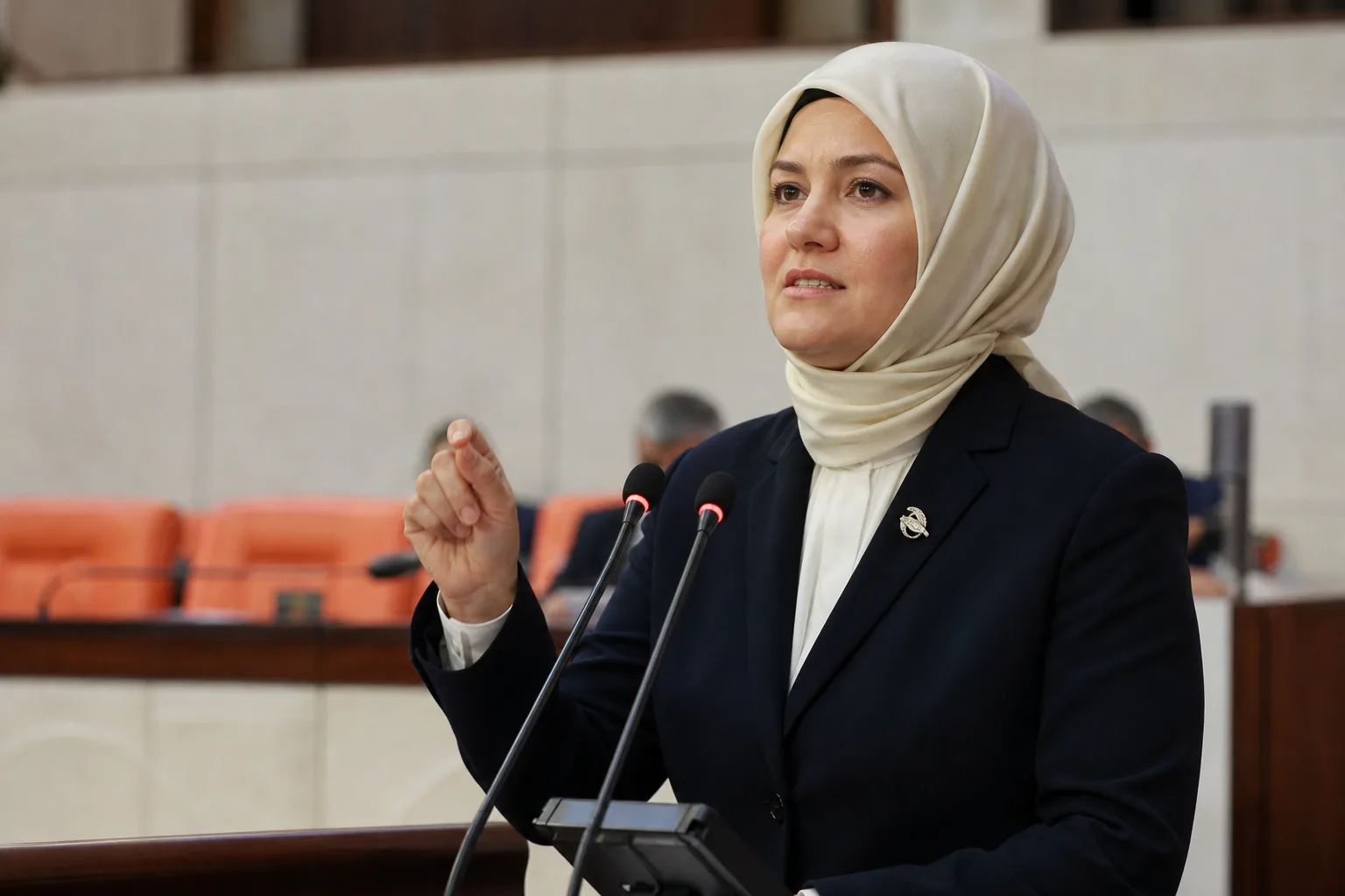 Fatma Betül Sayan Kaya Görevden Affını İstedi