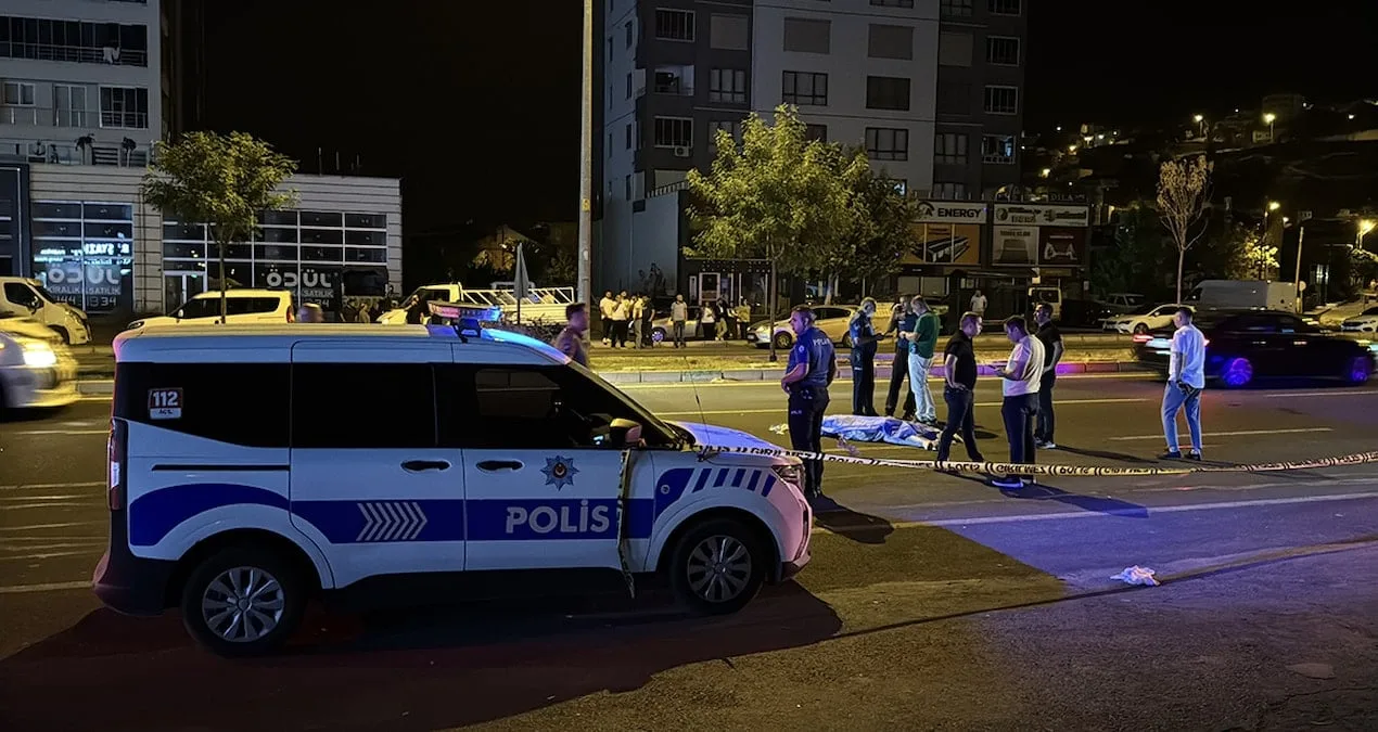 Feci Kaza: Kadın İki Araç Tarafından Ezildi!