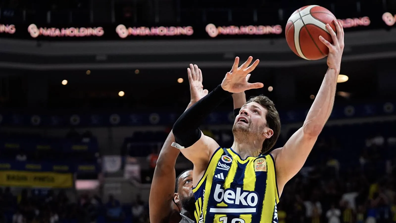 Fenerbahçe Beko, Efes’i Son Anlarda Yendi!