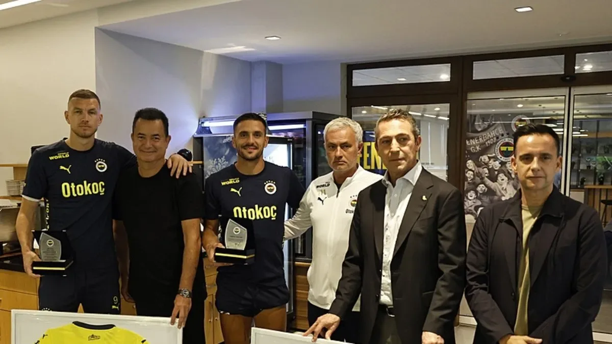 Fenerbahçe’den Tadic ve Dzeko’ya Vedalık Tepki