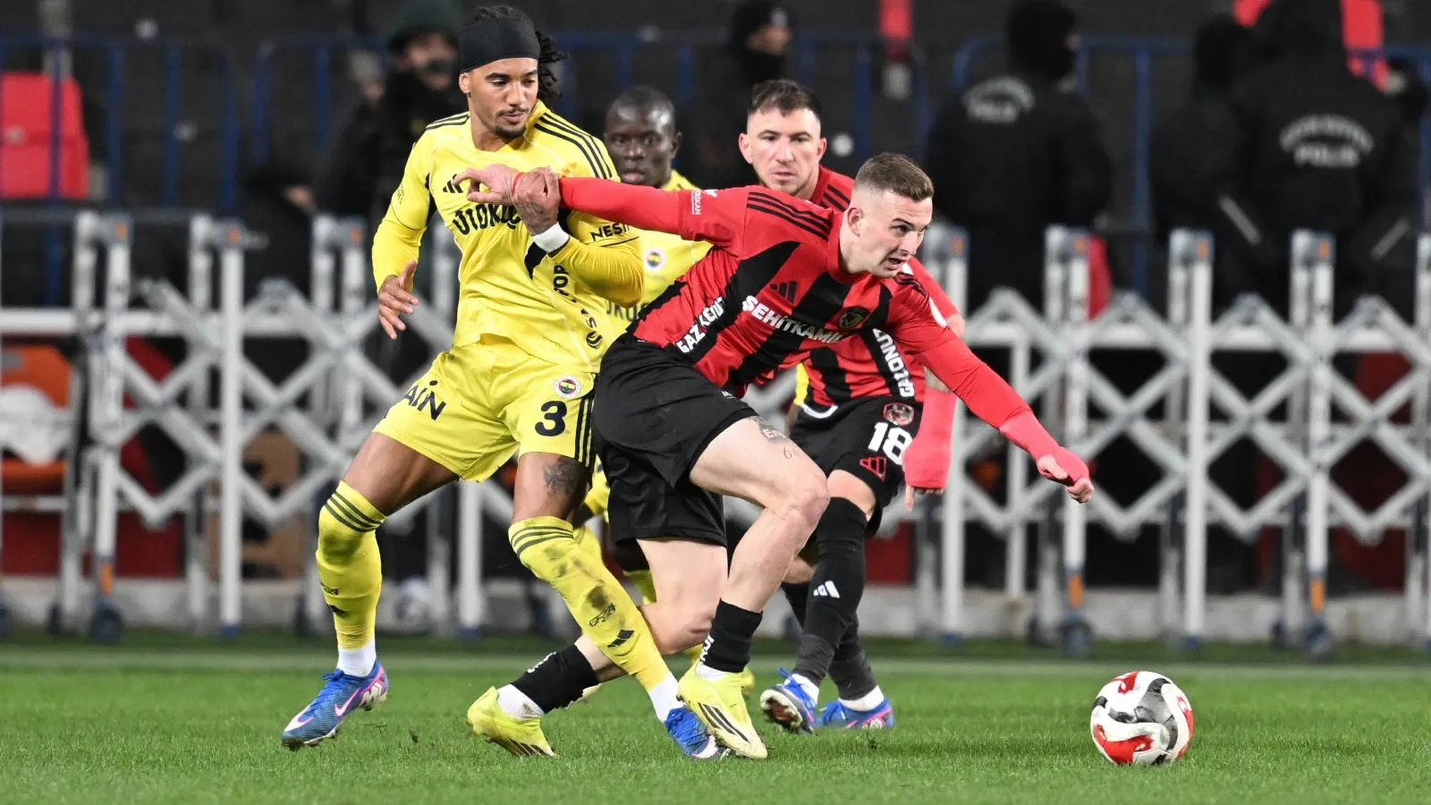 Fenerbahçe, Gaziantep’te Morallendi: 4-0!