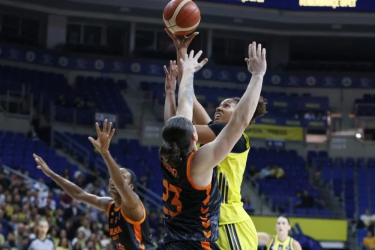 Fenerbahçe Opet, 5’te 5 ile liderliği kaptı!
