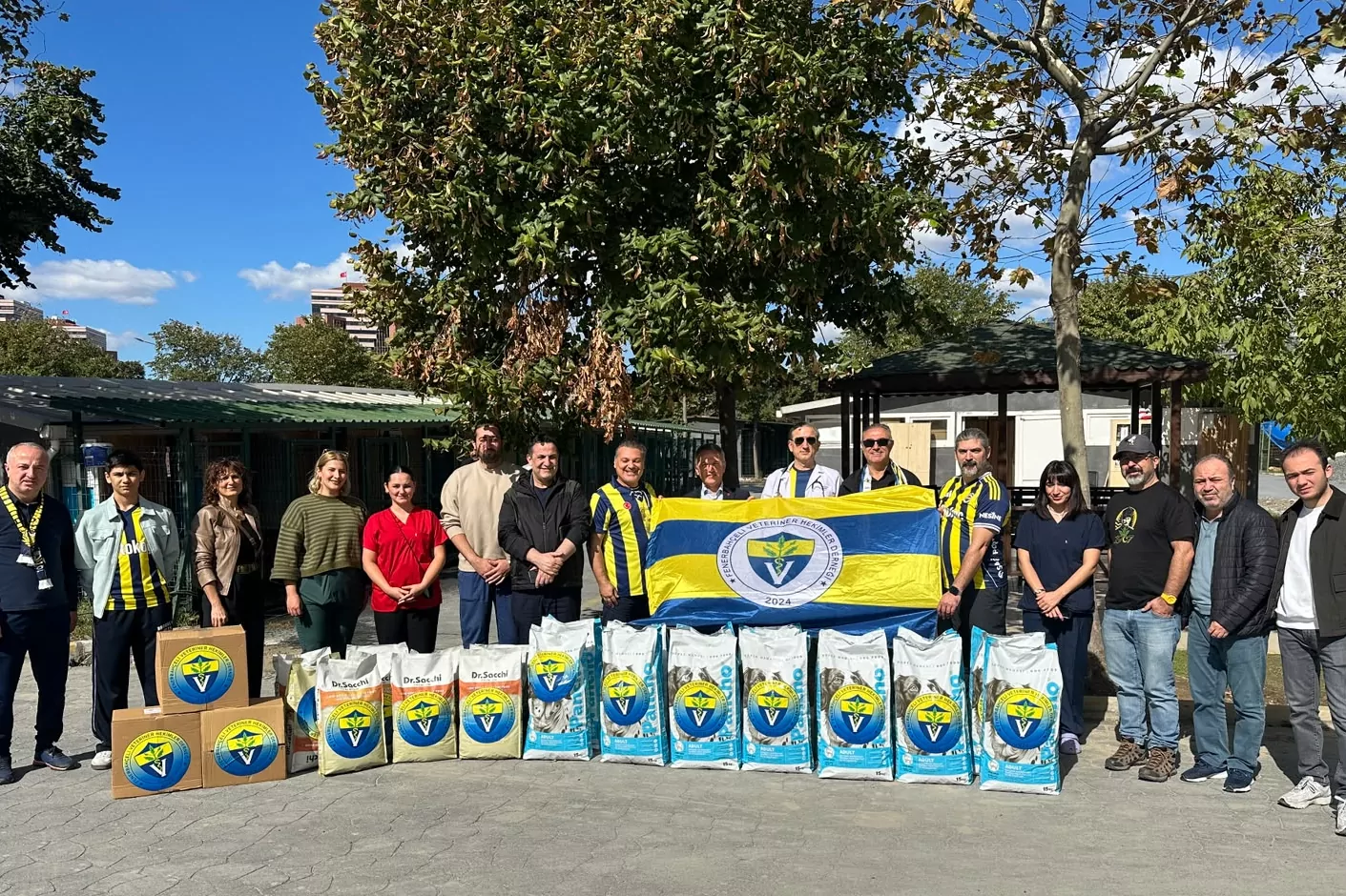 Fenerbahçeli Veterinerlerden Sokak Hayvanlarına Destek