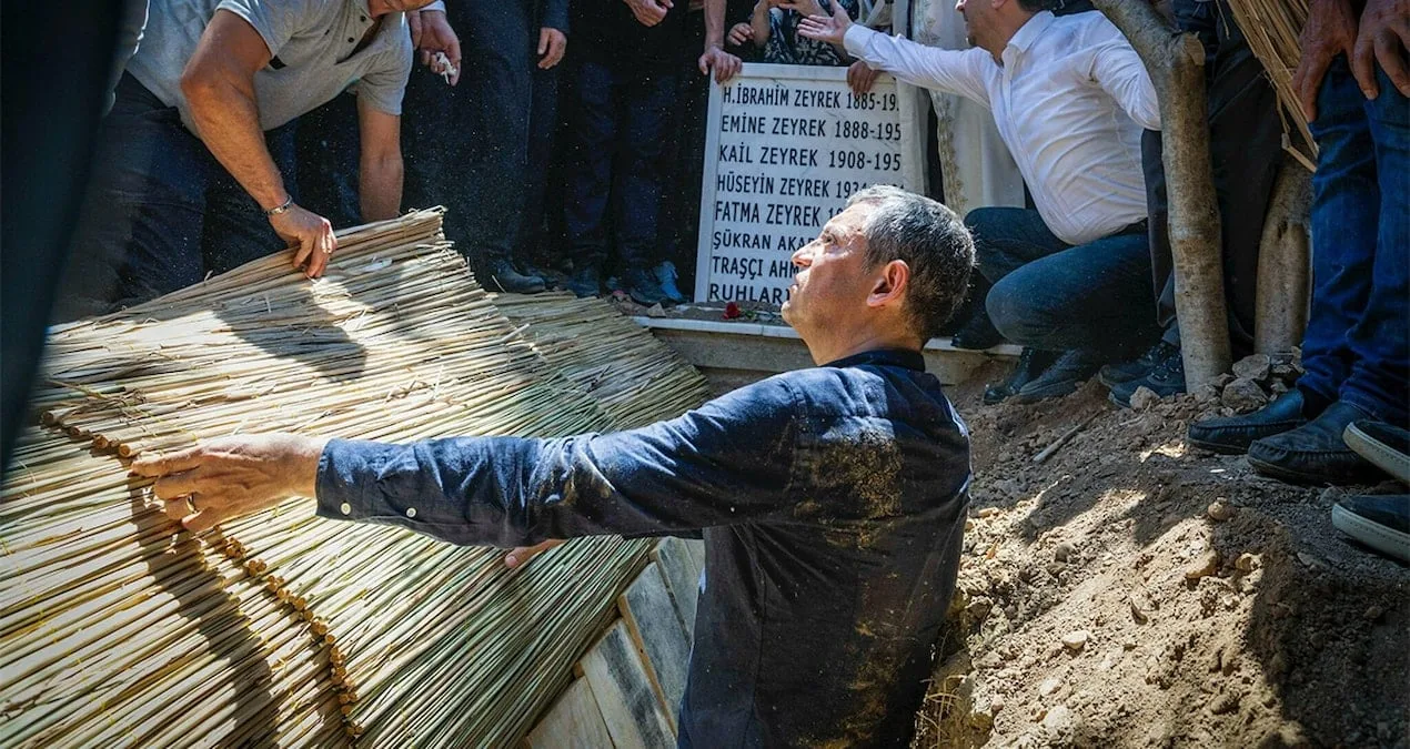 Ferdi Zeyrek, Manisa’da Gözyaşlarıyla Uğurlandı