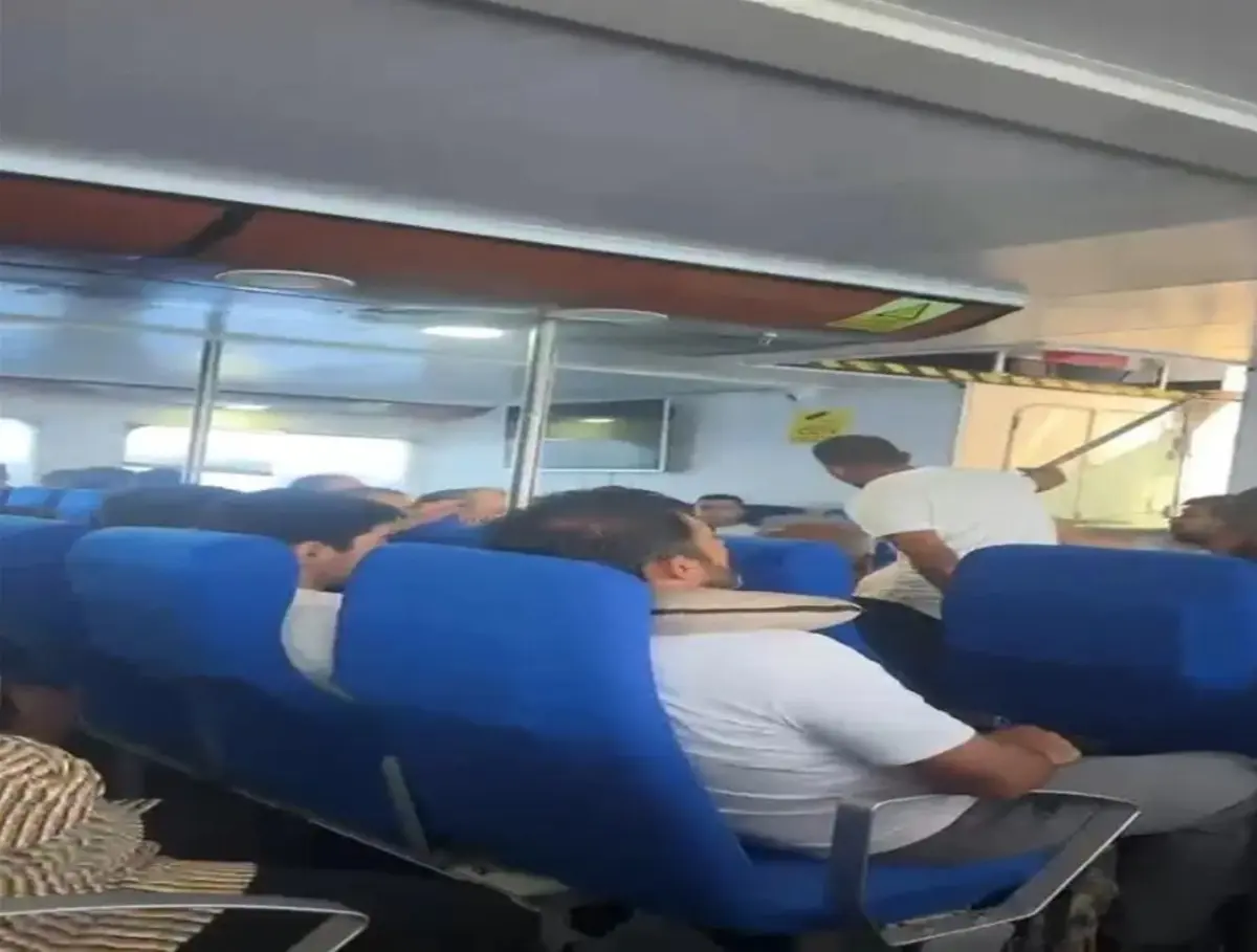 Kahreden görüntüler! Feribot faciasında hayatını kaybedenler gözyaşlarıyla defnedildi: Tek can yeleğini kızına giydirmiş... 12
